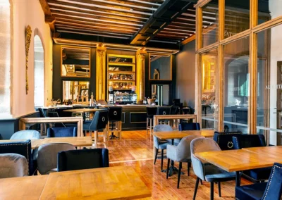 Interiorismo-en-madera-del-restaurante-El-Palacio-de-Segovia-de-la-carpinteria-Fabrilis-estudio-de-carpinteria-creativa